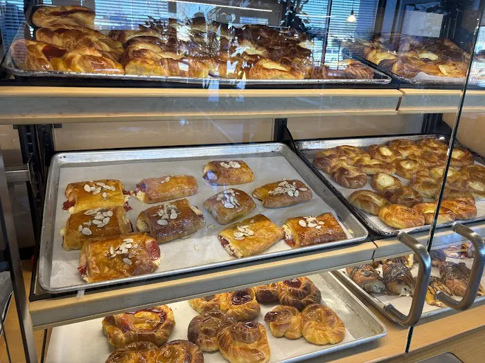 The Three Mothers Cuisine & Bakery Picture 10