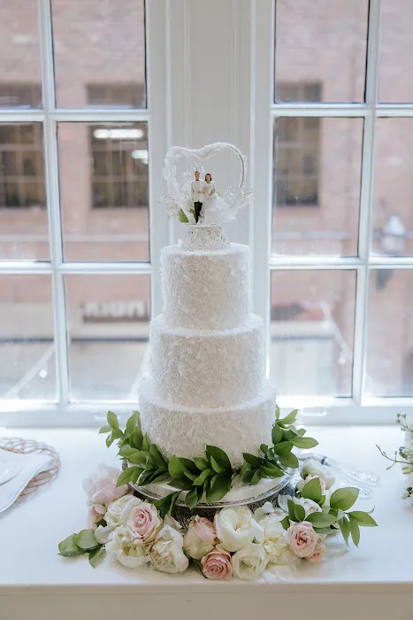 La Creme Wedding Cakes Picture 2