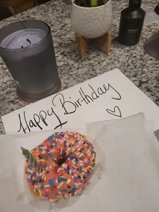 Donut Palace Picture 10