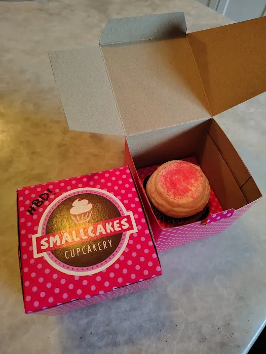 Smallcakes Cupcakery and Creamery Picture 7