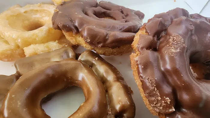 Arnold's Donuts and Coffee Picture 1