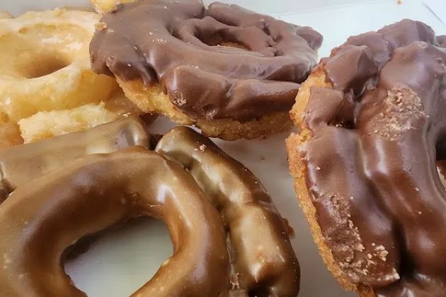 Arnold's Donuts and Coffee