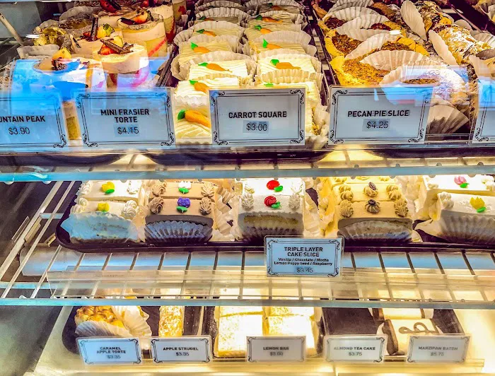 Boonzaaijer's Dutch Bakery Picture 10
