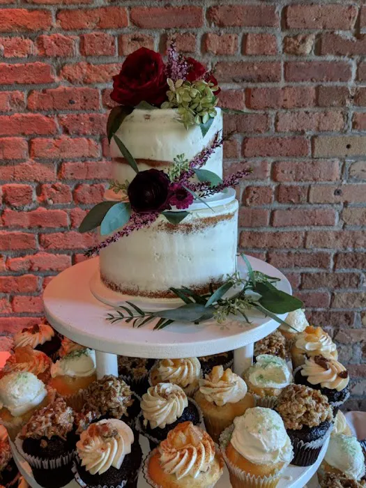 Buttercream Cakes and Desserts Picture 2
