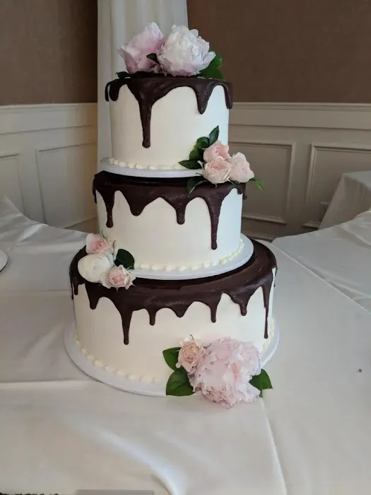 Buttercream Cakes and Desserts Picture 3