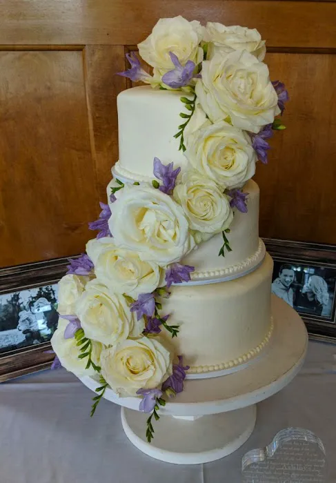 Buttercream Cakes and Desserts Picture 5