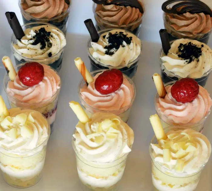 Buttercream Cakes and Desserts Picture 10