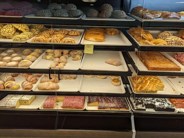 Exquisite Cake Bakery Picture 5