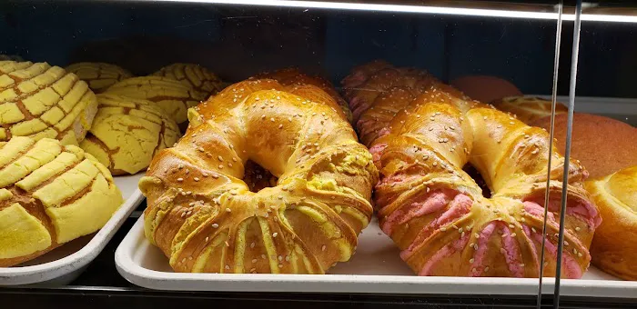 Exquisite Cake Bakery Picture 8