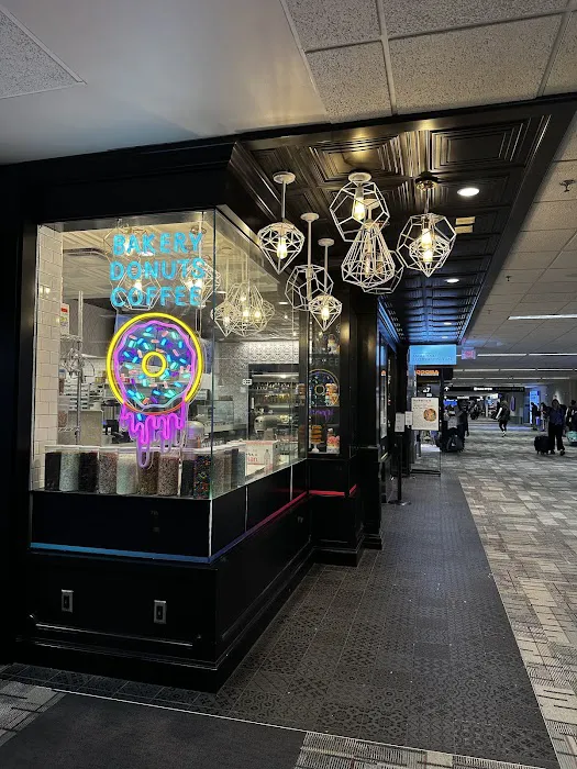 Angel Food Bakery & Donut Bar Picture 4