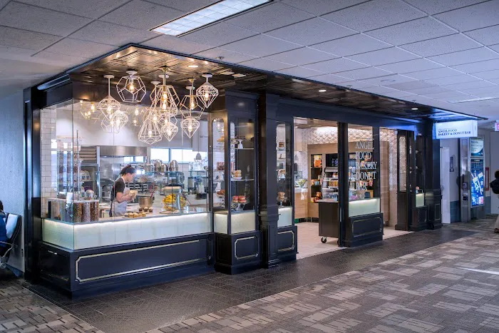 Angel Food Bakery & Donut Bar Picture 3