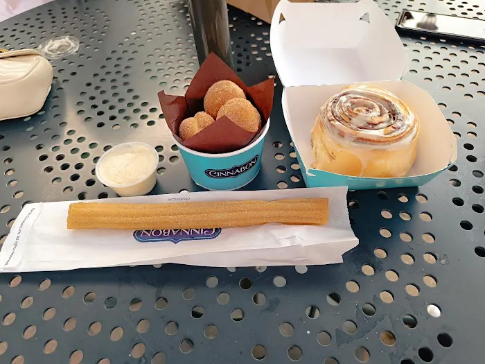 Cinnabon Picture 4