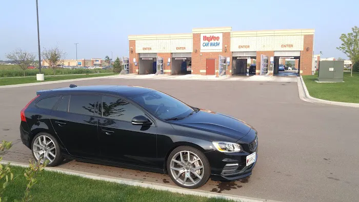 Hy-Vee Car Wash Picture 1