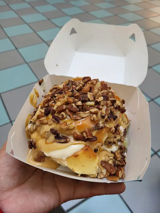 Cinnabon Picture 5