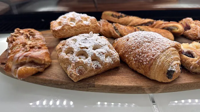 Sara's Bakery - featuring Tipsy Pies Picture 5