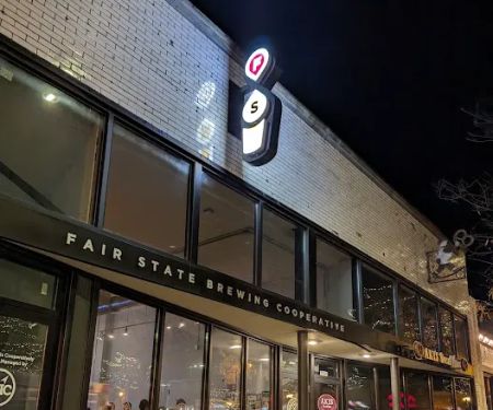 Aki's BreadHaus & WunderBar
