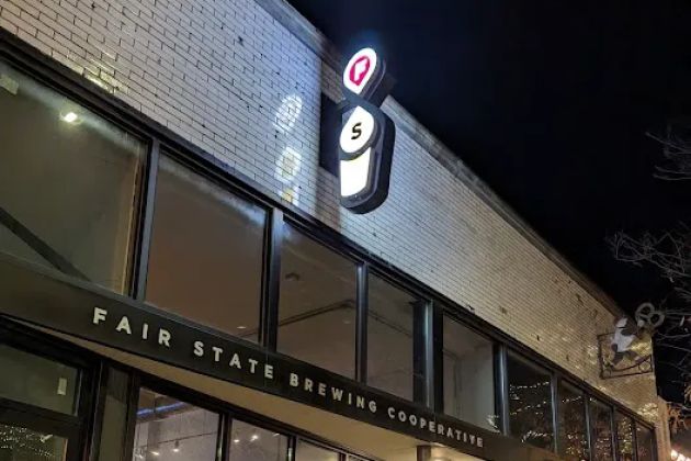 Aki's BreadHaus & WunderBar