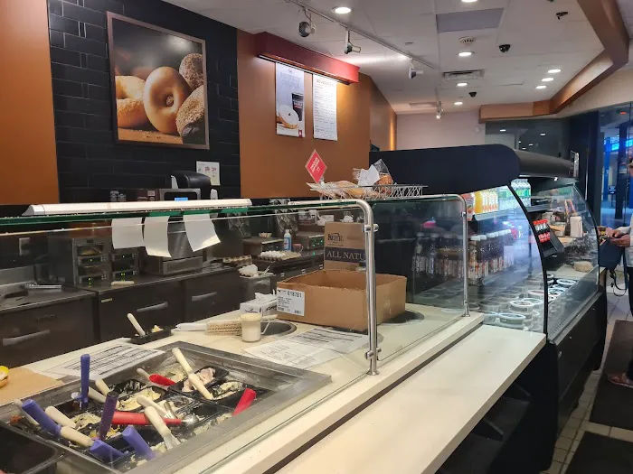 Bruegger's Bagels Picture 8
