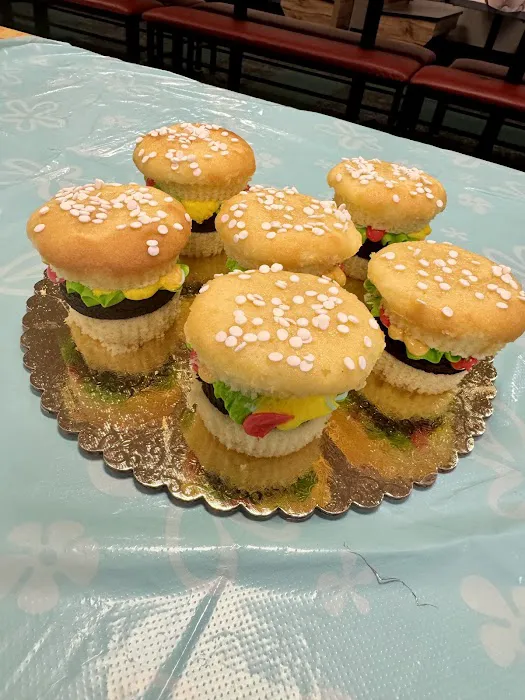 Cream of the Cakes Picture 8