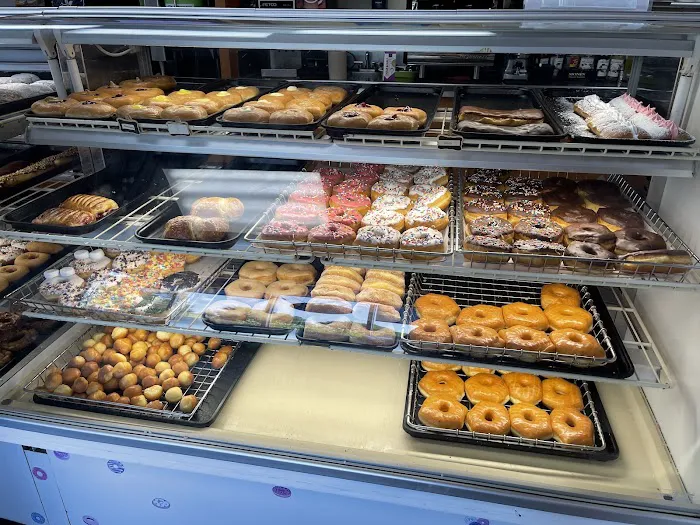 Cafe Donuts & Ice Cream Picture 1