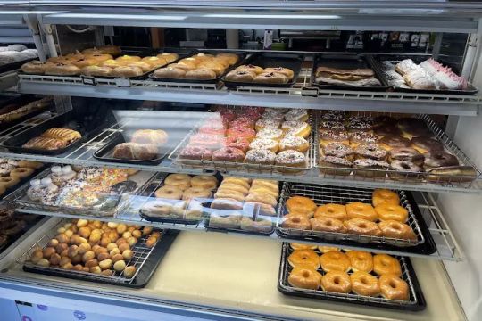 Cafe Donuts & Ice Cream
