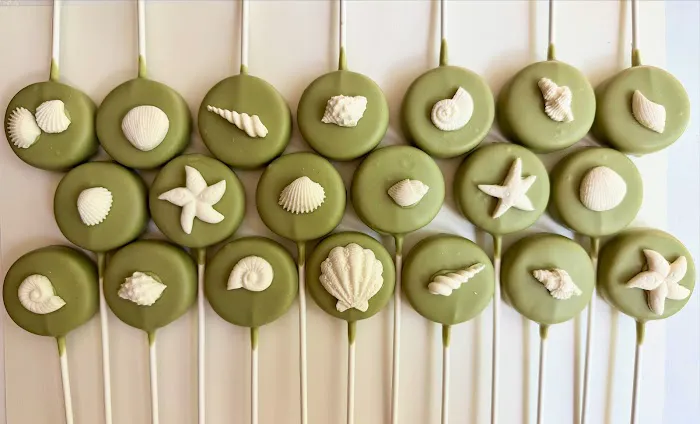 To The Moon & Bakery Picture 2