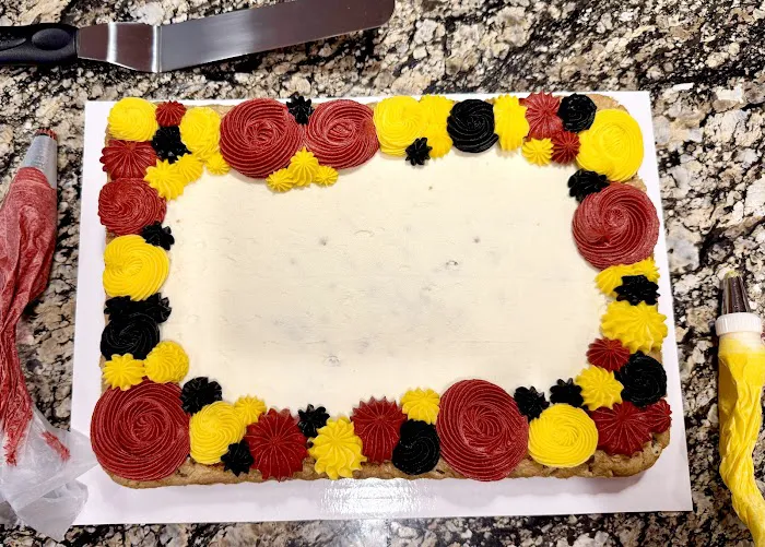 To The Moon & Bakery Picture 4