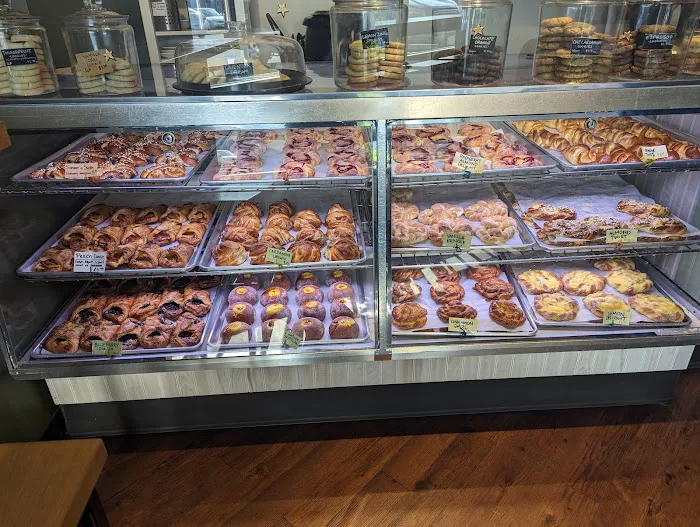 Krown Bakery & Eatery Picture 3