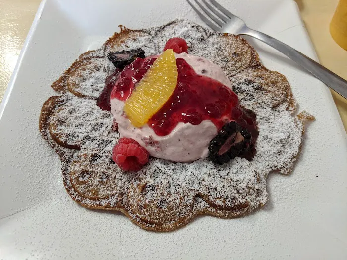 Krown Bakery & Eatery Picture 5