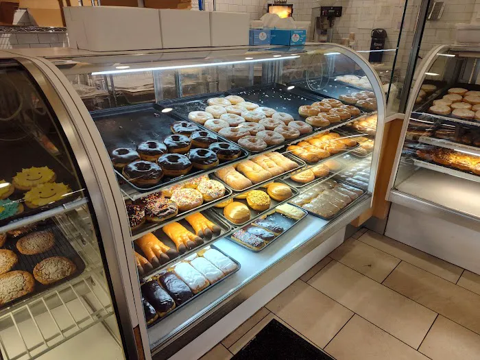 Denny's 5th Avenue Bakery Picture 8