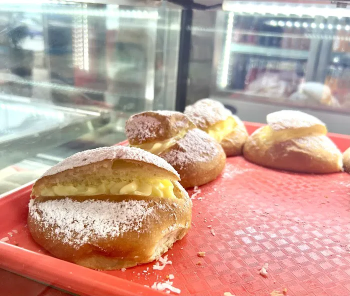 El Mariachi Bakery Picture 6