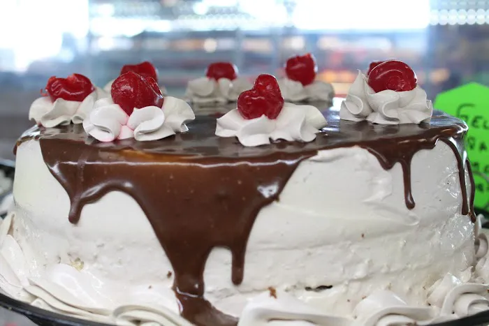 El Mariachi Bakery Picture 8