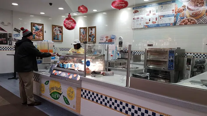 Auntie Anne's Picture 2
