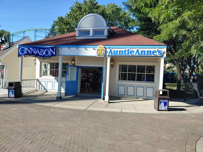 Cinnabon Picture 7