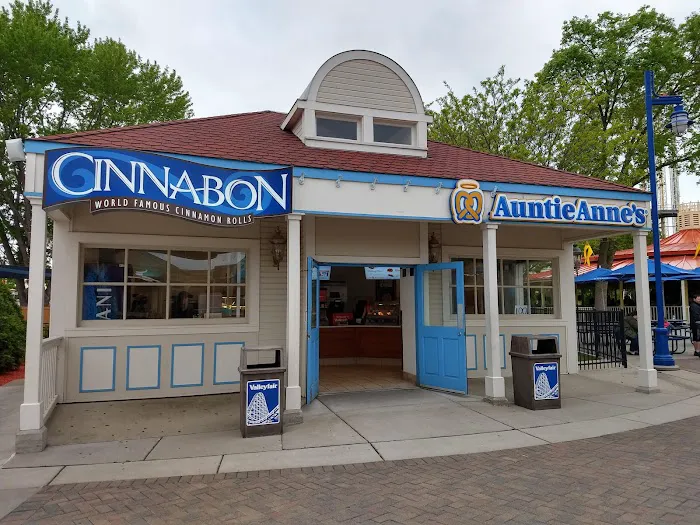 Cinnabon Picture 8