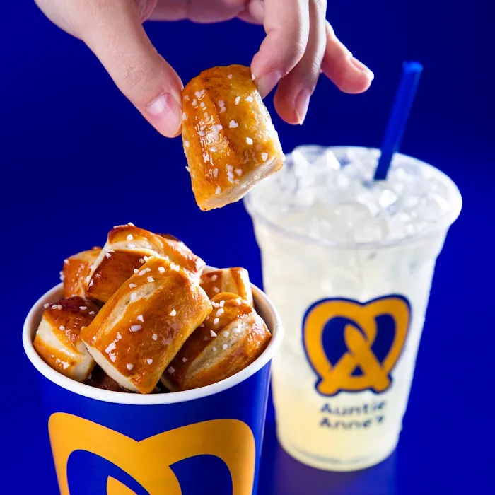 Auntie Annes Food Truck Picture 1