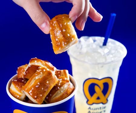 Auntie Annes Food Truck
