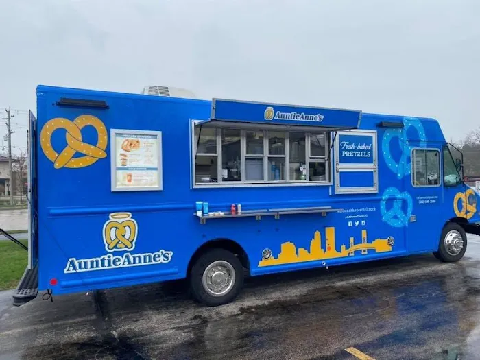 Auntie Annes Food Truck Picture 6