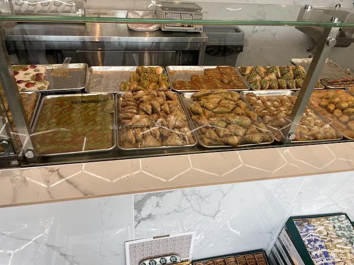 AWNI HABIBAH SWEETS DARIEN-حلويات عوني حبيبة Picture 9