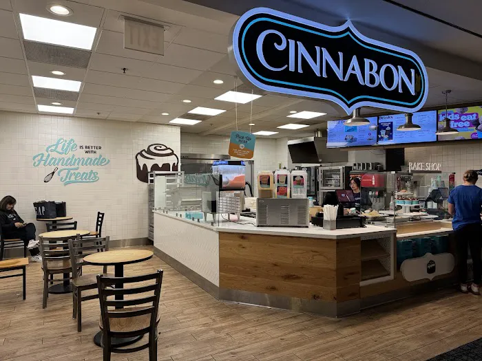 Cinnabon Picture 5