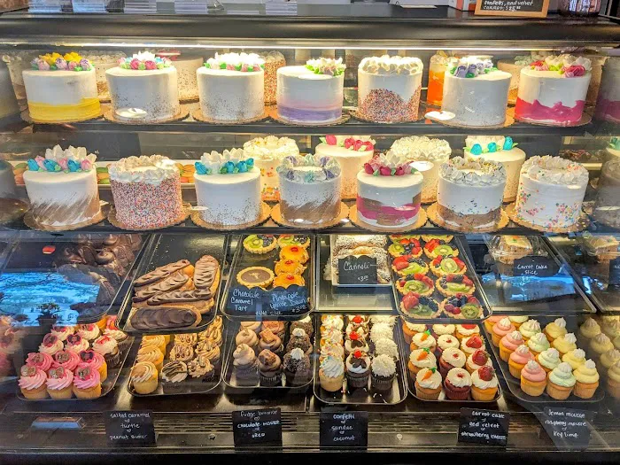 Sweet T's Bakery & Cake Studio Picture 4