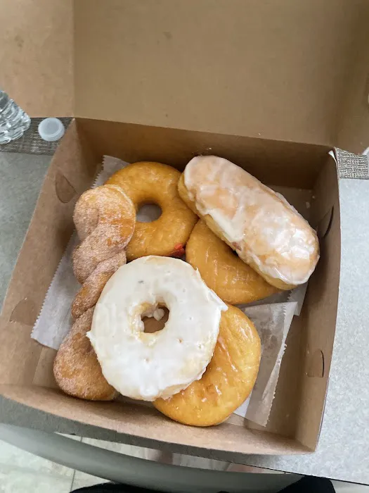 Dimple's Donuts Picture 3