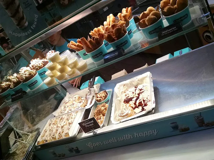 Cinnabon Picture 7