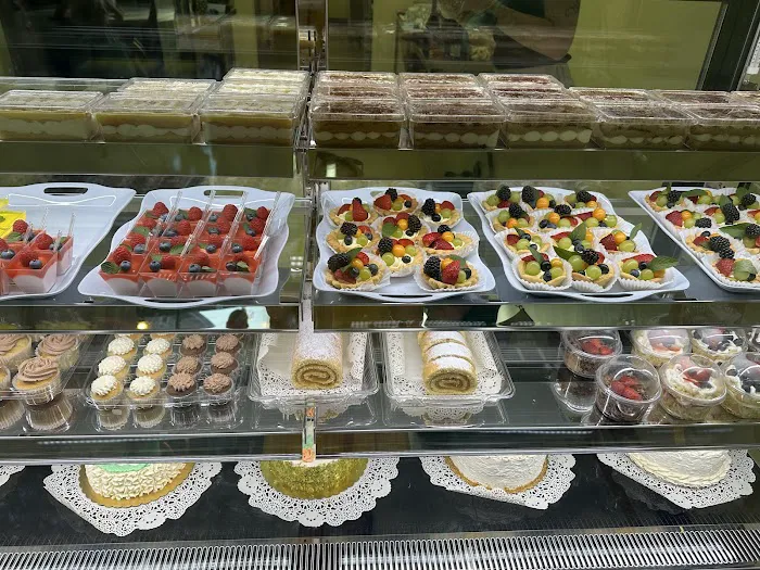 Lemon Tiramisu Bakery Picture 10