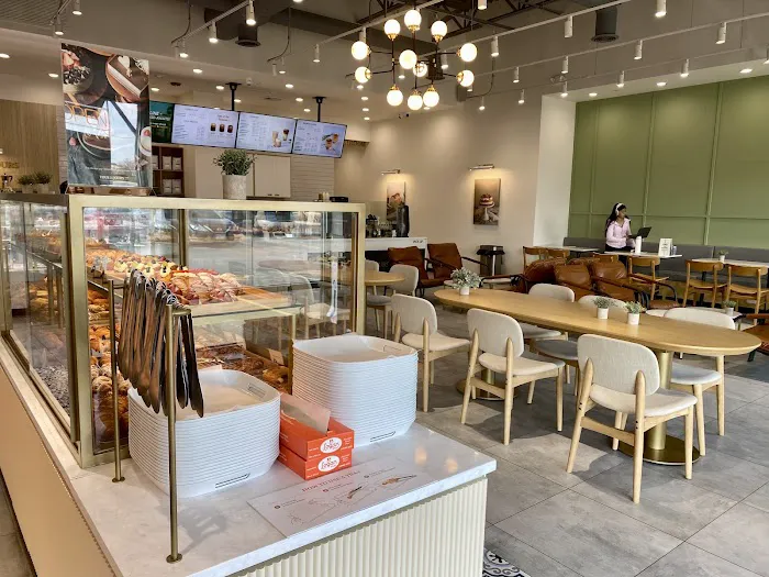 Tous les Jours Bakery Cafe Picture 9