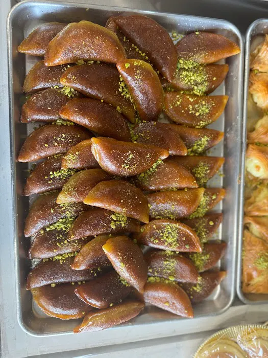 AWNI HABIBAH SWEETS-حلويات عوني حبيبة Picture 4
