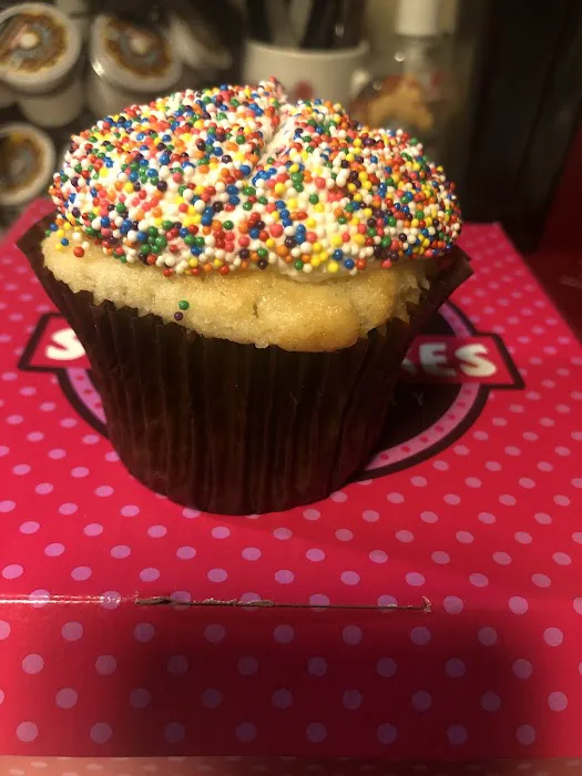 Smallcakes Cupcakery and Ice Cream Picture 6