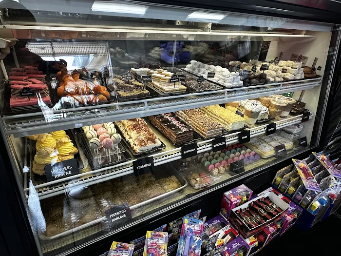 Balkan Bakery Picture 7