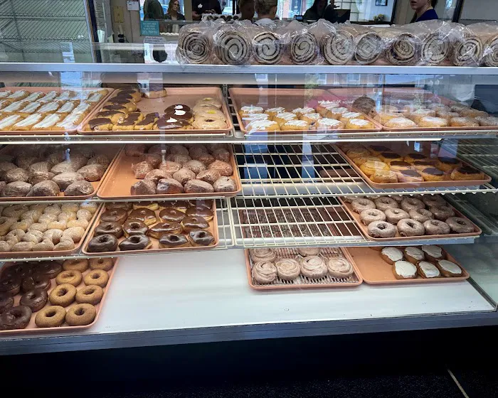 Elleson's Bakery Picture 8