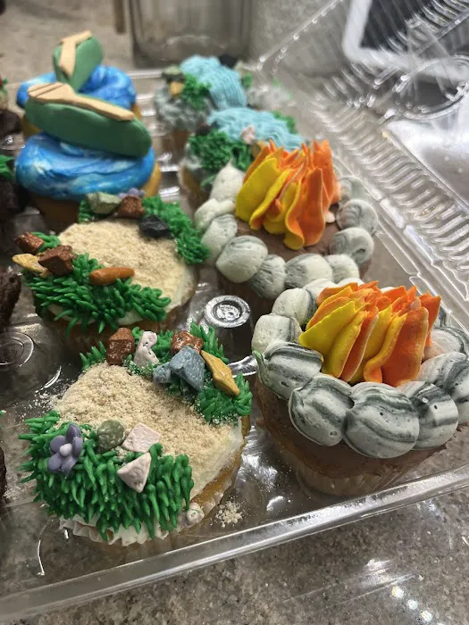 Delish Cakes Picture 1